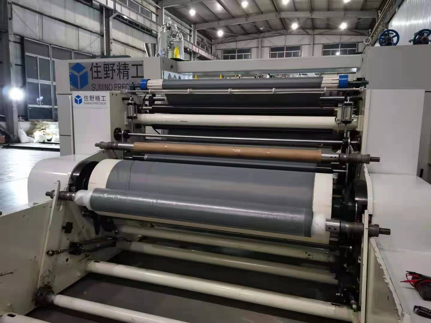 TPU Extrusion laminating on fabric machinery